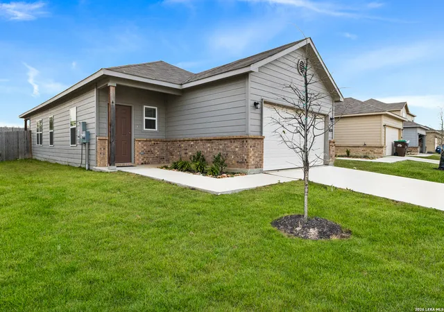 Photo 1 of Single family home for sale at 14631 Stirrup Trce, Elmendorf, TX 78112 | MLS# 2012788 | Listing updated on 2026-09-11