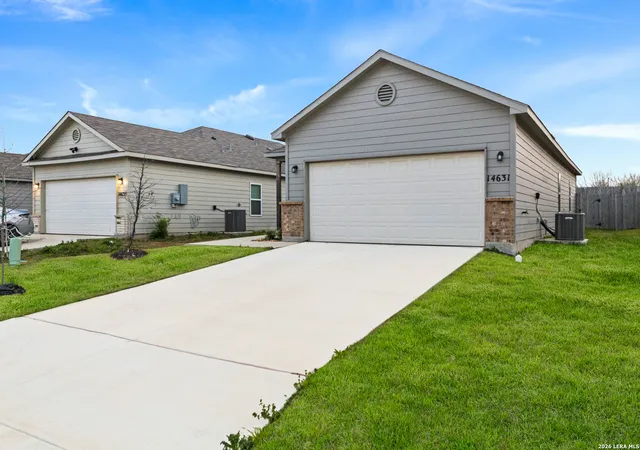 Photo 3 of Single family home for sale at 14631 Stirrup Trce, Elmendorf, TX 78112 | MLS# 2012788 | Listing updated on 2026-09-11