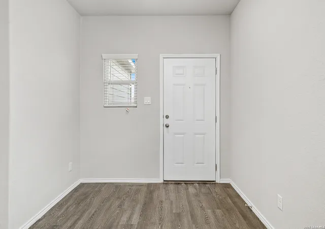 Photo 4 of Single family home for sale at 14631 Stirrup Trce, Elmendorf, TX 78112 | MLS# 2012788 | Listing updated on 2026-09-11