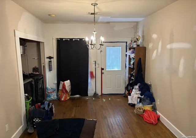 Photo 4 of Single family home for sale at 1132 W Rosewood Ave, San Antonio, TX 78201 | MLS# 2012818 | Listing updated on 2026-09-29