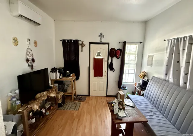 Photo 4 of Single family home for sale at 211 Rehmann, San Antonio, TX 78204 | MLS# 2012825 | Listing updated on 2026-09-10