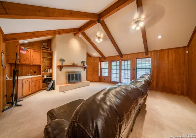 Photo 3 of Single family home for sale at 101 Encino Park, Devine, TX 78016 | MLS# 2012904 | Listing updated on 2026-09-11