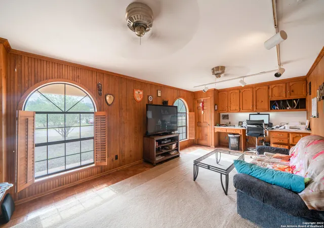 Photo 3 of Single family home for sale at 101 Encino Park, Devine, TX 78016 | MLS# 2012904 | Listing updated on 2026-09-11