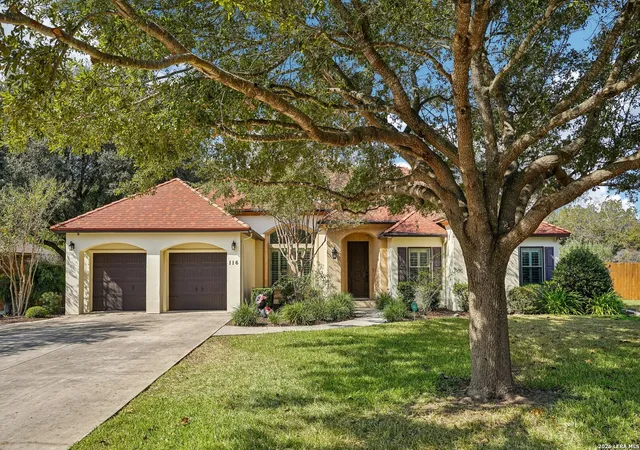 Photo 1 of Single family home for sale at 116 Las Brisas Blvd, Seguin, TX 78155 | MLS# 2012908 | Listing updated on 2026-09-11