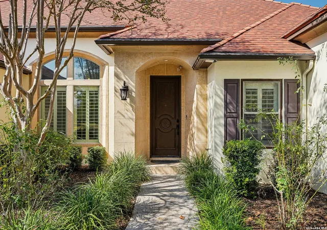Photo 3 of Single family home for sale at 116 Las Brisas Blvd, Seguin, TX 78155 | MLS# 2012908 | Listing updated on 2026-09-11