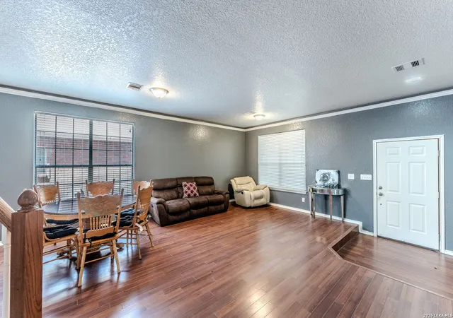 Photo 3 of Single family home for sale at 7219 Albany Rdg, San Antonio, TX 78250 | MLS# 2012918 | Listing updated on 2026-09-11