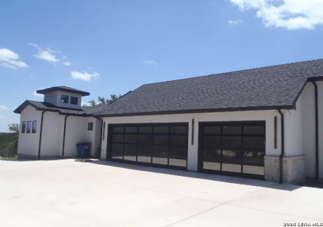 Photo 4 of Single family home for sale at 650 Shady Holw, New Braunfels, TX 78132 | MLS# 2012928 | Listing updated on 2026-09-11