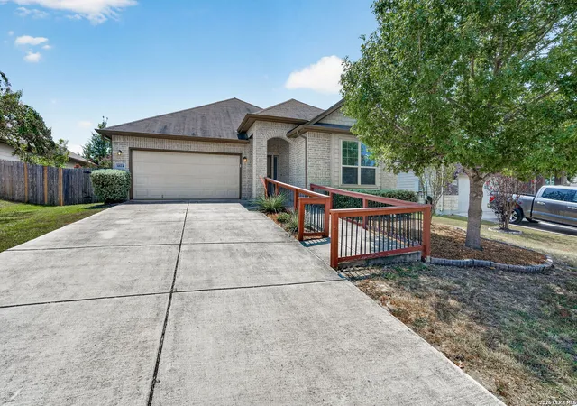 Photo 2 of Single family home for sale at 4624 Split Oak Rd, Cibolo, TX 78108 | MLS# 2012932 | Listing updated on 2026-09-14