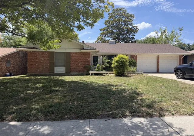 Photo 2 of Sale Pending at 306 Enchanted Dr, San Antonio, TX 78216 | MLS# 2012942 | Listing updated on 2026-09-06