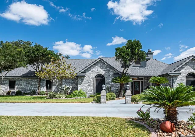 Photo 1 of Single family home for sale at 1825 Clarice Ave, Alice, TX 78332 | MLS# 2012950 | Listing updated on 2026-09-11