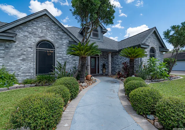 Photo 3 of Single family home for sale at 1825 Clarice Ave, Alice, TX 78332 | MLS# 2012950 | Listing updated on 2026-09-11