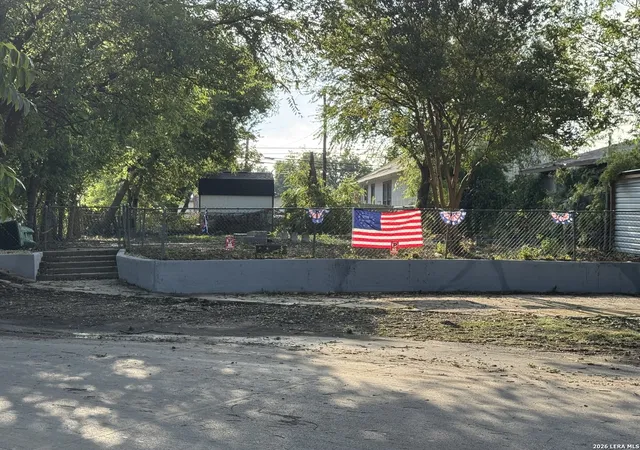 Photo 2 of Land for sale at 224 Alexander Ave, San Antonio, TX 78201 | MLS# 2012954 | Listing updated on 2026-09-11