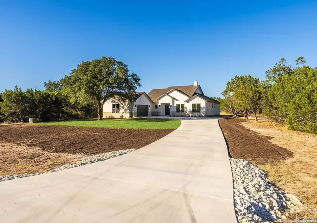 Photo 3 of Single family home for sale at 541 Rio Azul Dr, Pipe Creek, TX 78063 | MLS# 2012966 | Listing updated on 2026-09-25