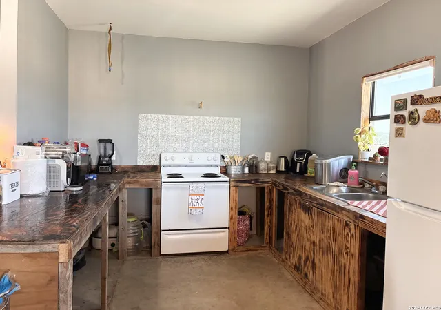 Photo 3 of House for sale at 614 Sunset, Eagle Pass, TX 78852 | MLS# 2012989 | Listing updated on 2026-09-11