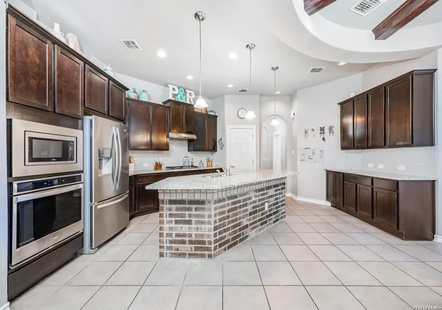 Photo 4 of Single family home for sale at 9925 Bricewood Cv, San Antonio, TX 78254 | MLS# 2013004 | Listing updated on 2026-09-12