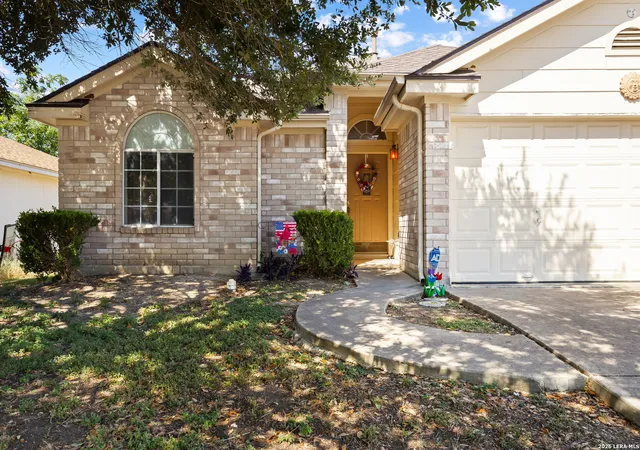 Photo 2 of Single family home for sale at 3827 Mistflower Dr, Converse, TX 78109 | MLS# 2013030 | Listing updated on 2026-09-11