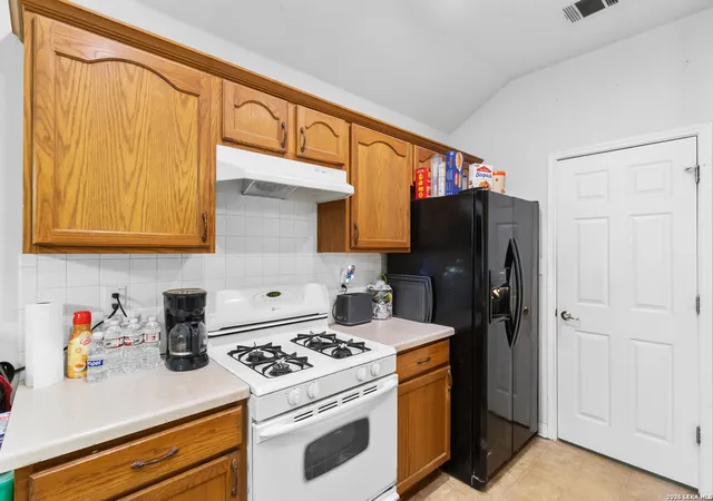 Photo 4 of Single family home for sale at 3827 Mistflower Dr, Converse, TX 78109 | MLS# 2013030 | Listing updated on 2026-09-11