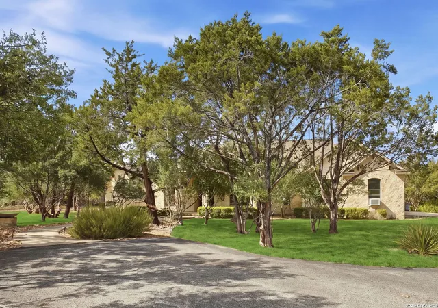 Photo 2 of Single family home for sale at 104 Auburn Xing, Boerne, TX 78006 | MLS# 2017217 | Listing updated on 2026-09-28