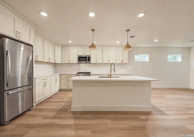 Photo 3 of Single family home for sale at 530 Ave A, New Braunfels, TX 78130 | MLS# 2018665 | Listing updated on 2026-10-03