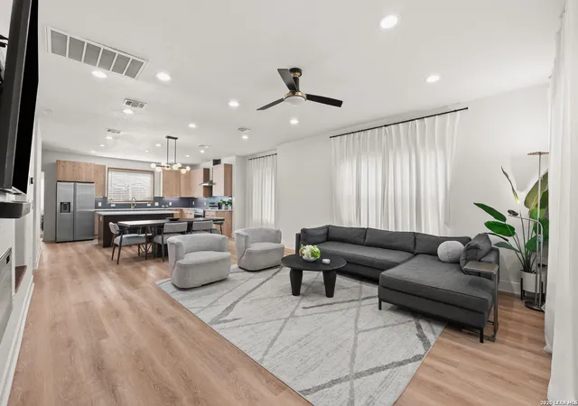 Photo 3 of Single family home for sale at 1006 S Pine St, San Antonio, TX 78210 | MLS# 2018705 | Listing updated on 2026-09-28
