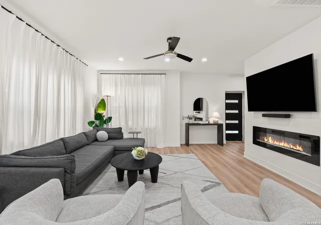 Photo 4 of Single family home for sale at 1006 S Pine St, San Antonio, TX 78210 | MLS# 2018705 | Listing updated on 2026-09-28