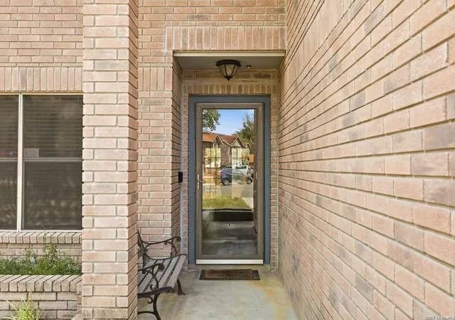 Photo 4 of Single family home for sale at 9802 Hawkwood, San Antonio, TX 78250 | MLS# 2019543 | Listing updated on 2026-10-07