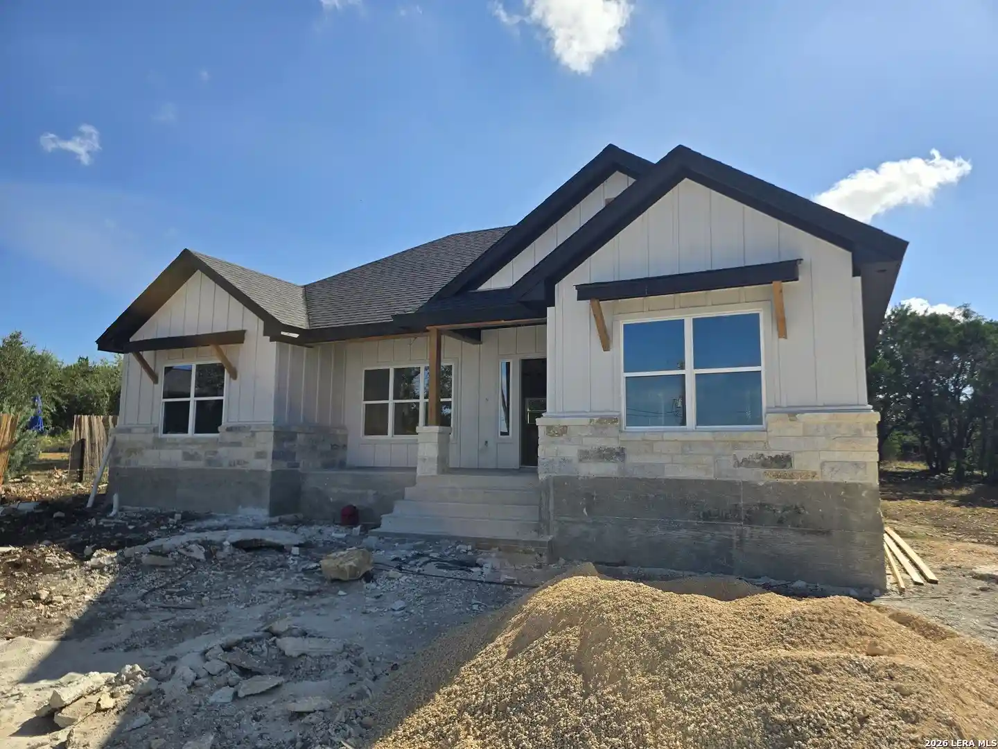 Photo 1 of Single family home for sale at 1221 Lasso Loop, Canyon Lake, TX 78133 | MLS# 2019690 | Listing updated on 2026-10-16