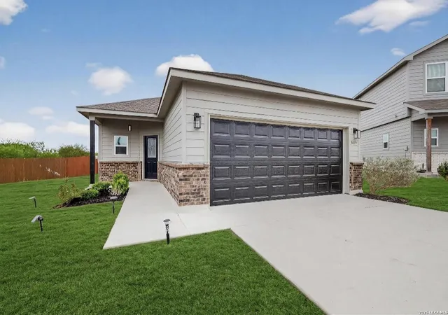 Photo 1 of Single family home for sale at 3038 Laguna Clfs, Converse, TX 78109 | MLS# 2019709 | Listing updated on 2026-10-08