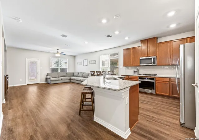 Photo 4 of Single family home for sale at 11127 Red Oak Turn, Helotes, TX 78023 | MLS# 2019712 | Listing updated on 2026-10-09