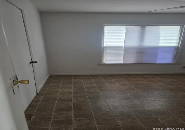 Photo 3 of Single family home for sale at 350 W Palfrey St, San Antonio, TX 78223 | MLS# 2019714 | Listing updated on 2026-09-28