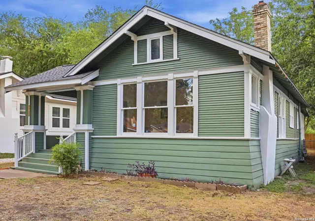 Photo 1 of Single family home for sale at 1122 W Mulberry, San Antonio, TX 78201 | MLS# 2019722 | Listing updated on 2026-10-09