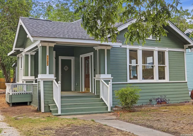 Photo 2 of Single family home for sale at 1122 W Mulberry, San Antonio, TX 78201 | MLS# 2019722 | Listing updated on 2026-10-09