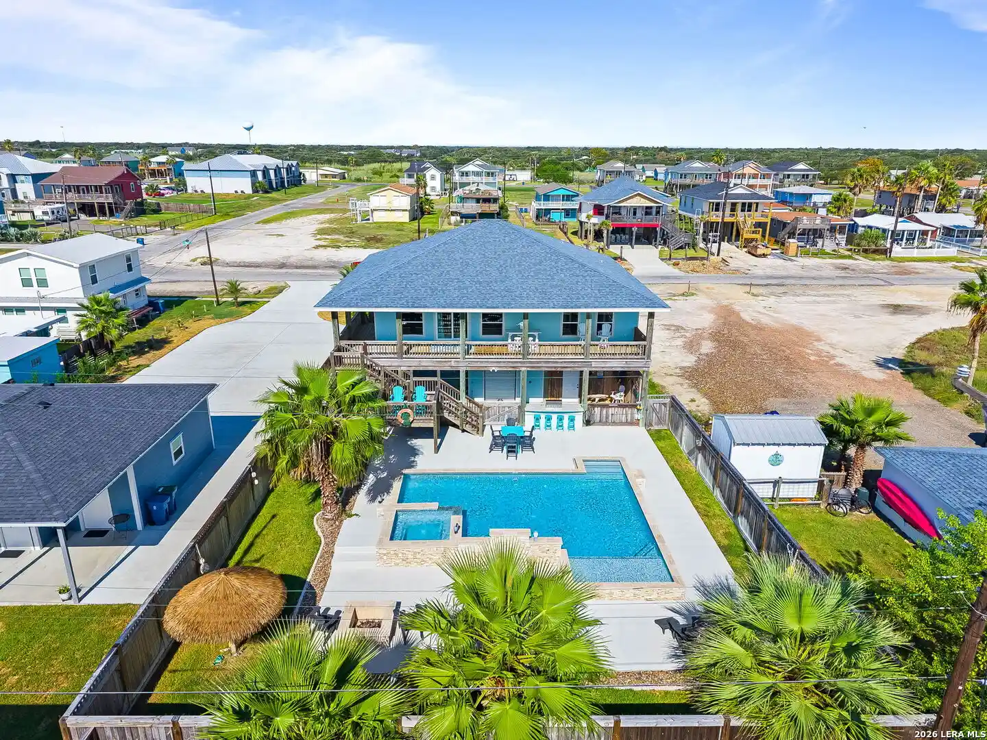 Photo 1 of Single family home for sale at 1528 S Magnolia St, Rockport, TX 78382 | MLS# 2020392 | Listing updated on 2026-10-11