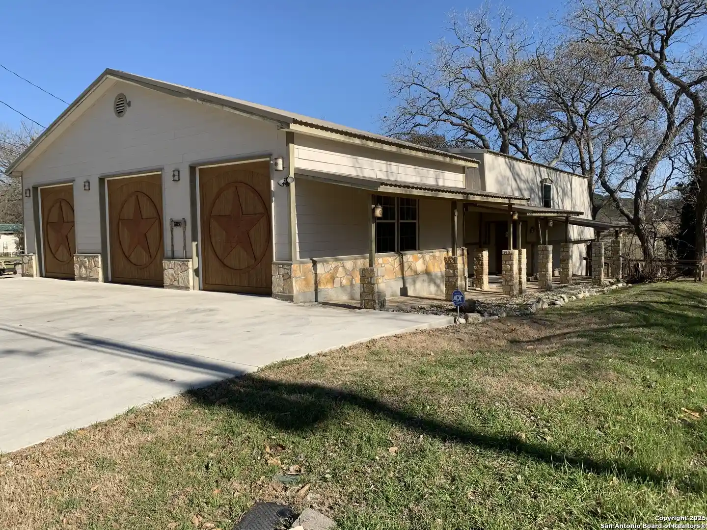Photo 1 of Single family home for sale at 1080 Guadalupe, New Braunfels, TX 78132 | MLS# 2020531 | Listing updated on 2026-10-12