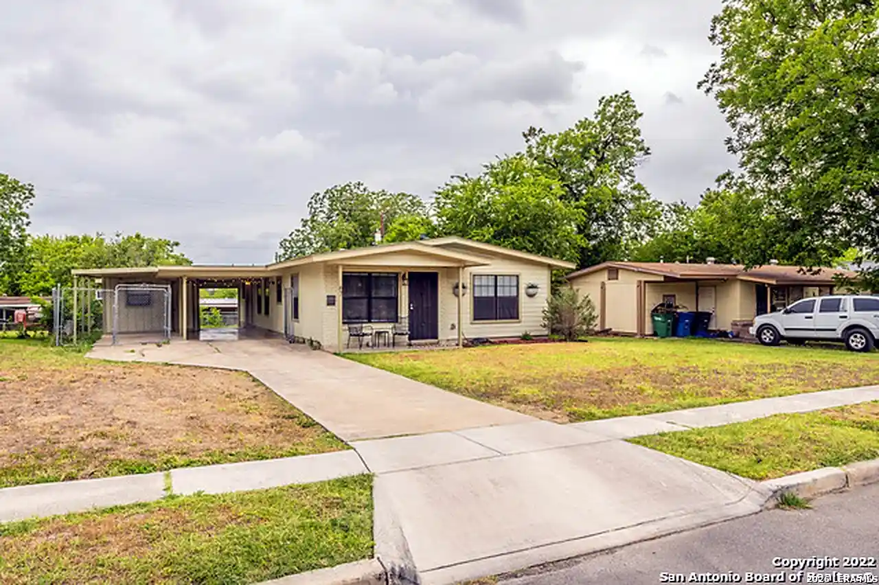 Photo 1 of Single family home for sale at 67 Storeywood Dr, San Antonio, TX 78213 | MLS# 2024462 | Listing updated on 2026-10-29