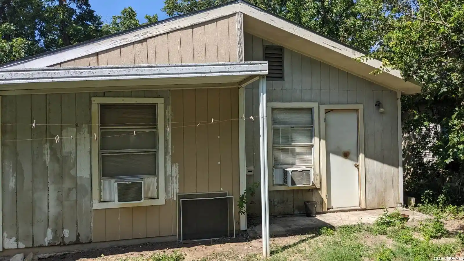 Single family home for sale at 124 W Schreiner St, Kerrville, TX 78028 | MLS# 2025319