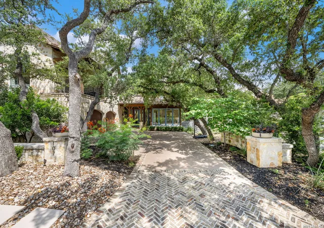 Single family home for sale at 107 Umbria, San Antonio, TX 78230 | MLS# 2025706
