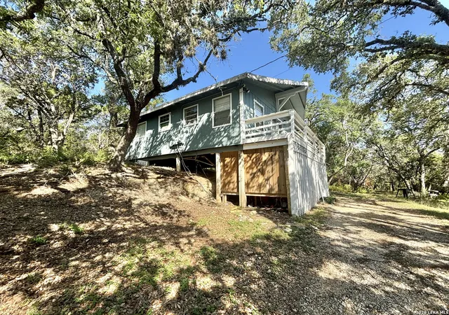 Photo 1 of Single family home for sale at 571 Firefly Dr, Canyon Lake, TX 78133 | MLS# 2027160 | Listing updated on 2026-10-30