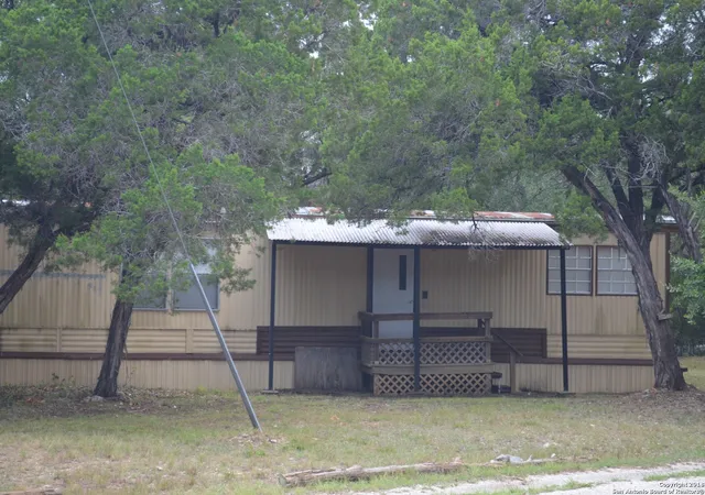 Photo 1 of Single family home for sale at 505 Mountain Dr, Lakehills, TX 78003 | MLS# 2027188 | Listing updated on 2026-10-30