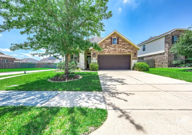 Photo 3 of Single family home for sale at 5430 Baronet Dr, Katy, TX 77493 | MLS# 17812022 | Listing updated on 2026-09-18