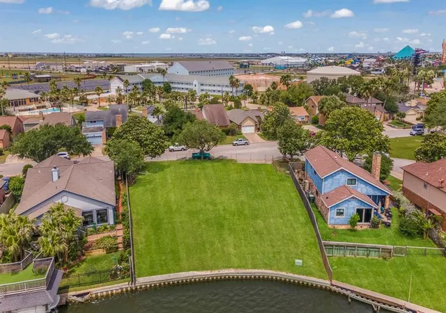 Photo 1 of Land for sale at 22 Lakeview Dr, Galveston, TX 77551 | MLS# 69928609 | Listing updated on 2026-07-29