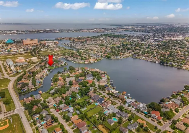 Photo 4 of Land for sale at 22 Lakeview Dr, Galveston, TX 77551 | MLS# 69928609 | Listing updated on 2026-07-29