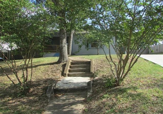 5th image of 1309 14Th St, Huntsville, TX 77340 | MLS# 80849639