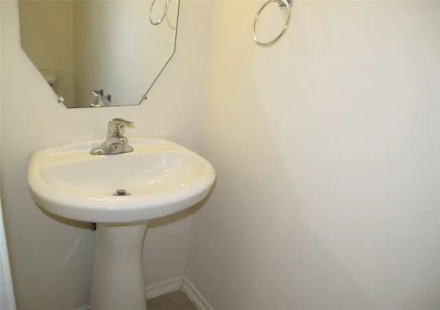 Photo 4 of Townhouse for sale at 14411 Fairbuff Ln, Houston, TX 77014 | MLS# 67338660 | Listing updated on 2026-09-18