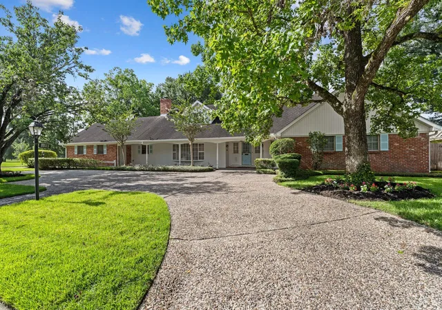 Photo 2 of Sale Pending at 1603 Bethlehem St, Houston, TX 77018 | MLS# 91078560 | Listing updated on 2026-09-18