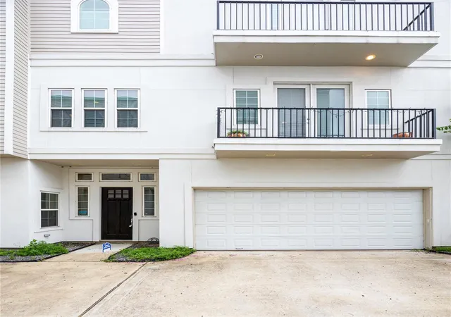 2nd image of 955 W 24th St #D, Houston, TX 77008 | MLS# 84088244