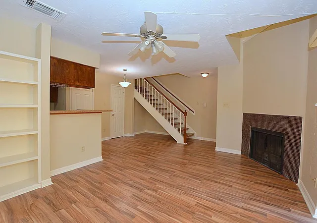 Townhouse at 11201 Lynbrook Dr #3415, Houston, TX 77042 | MLS# 70193785 | | Sold on 2020-07-06