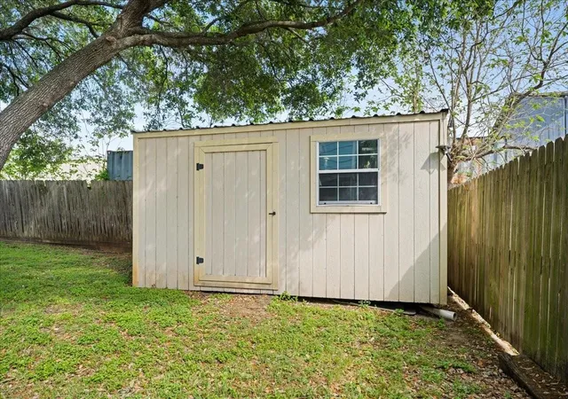 Homes for sale in Brenham, TX | 103 Emile St, Brenham, TX 77833 | MLS# 47429441