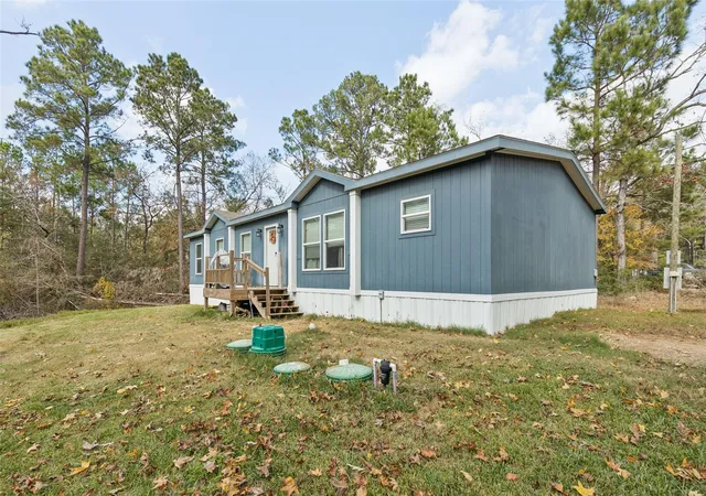 Photo 3 of Sale Pending at 146 Marina Dr, Trinity, TX 75862 | MLS# 11442692 | Listing updated on 2026-09-09