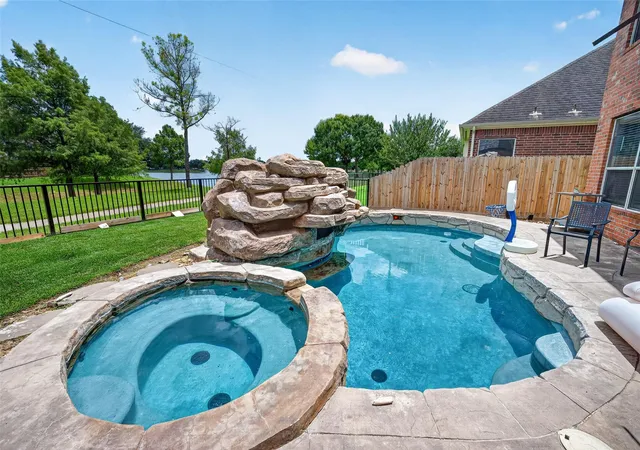 46th image of 11709 Shoal Landing St, Pearland, TX 77584 | MLS# 83355970